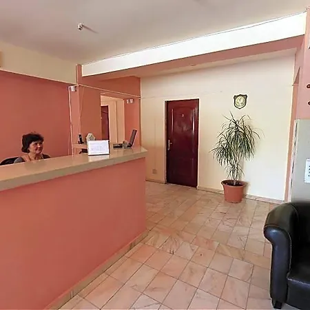 Laguna Hotel 2*